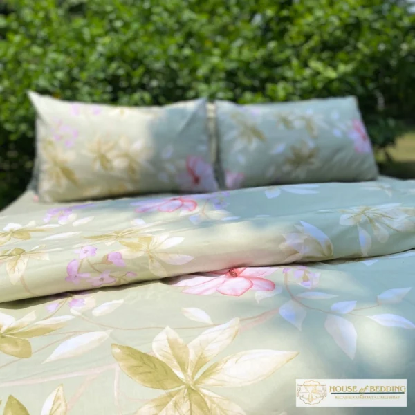 Elysian Meadow: The All-Season Blissful Comforter (Razai) Set