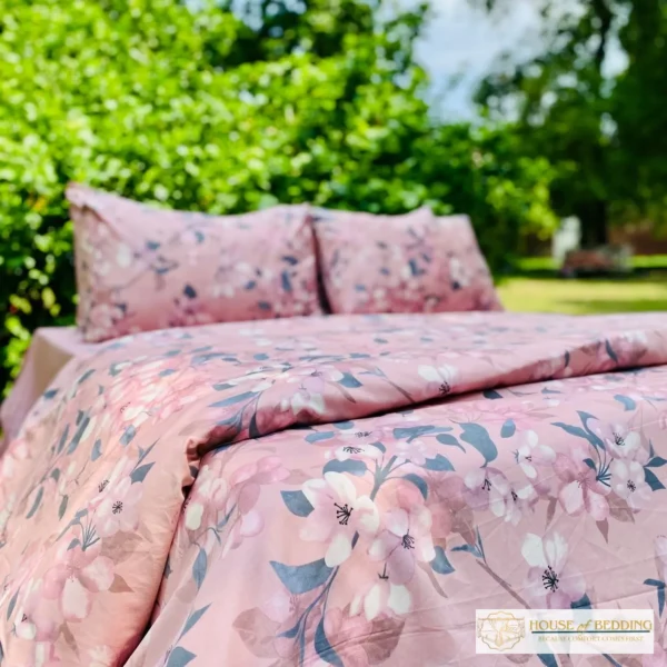 Gulzar-e-Janan: 6-Piece Luxury Duvet Cover Ensemble