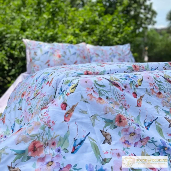 Mughal Bagh: A 6-Pc Royal Duvet Cover Ensemble